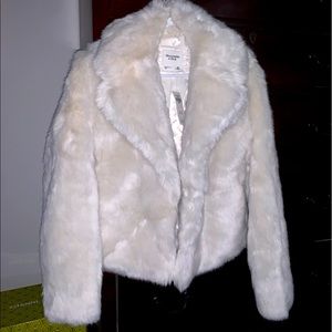 white faux fur coat🤍